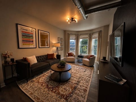 Brown Line Lounge blends curated Chicago design, warm moody interiors, and a true neighborhood feel.