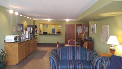 Check-in/check-out kiosk