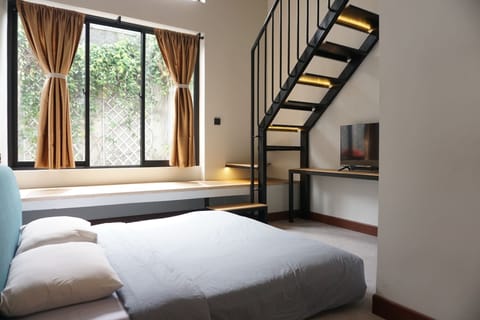 Family Double Room, 1 Queen Bed with Sofa bed | Desk, free WiFi, bed sheets