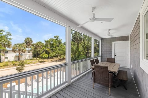 House, Multiple Beds (Jungle House-Heated Pool-Pet Friendly) | Outdoor dining