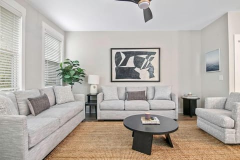 House, Multiple Beds (Penny Lane,  Park Circle,  15m dwtn C) | Living area