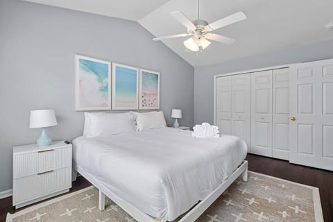 House, Multiple Beds (Blue Belle - Across from Pool near Cr) | 2 bedrooms