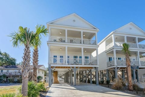 House, Multiple Beds (Almost Heaven on Sunset-Pool-Walk to ) | Exterior