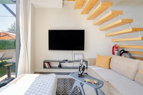 Villa, 2 Bedrooms, Accessible, Smoking | Living area