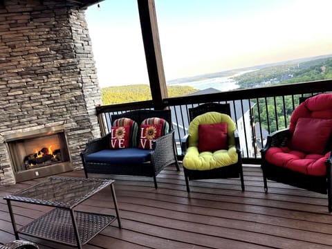 Lots of seating on private deck overlooking Table Rock Lake-Who brought the smore's!