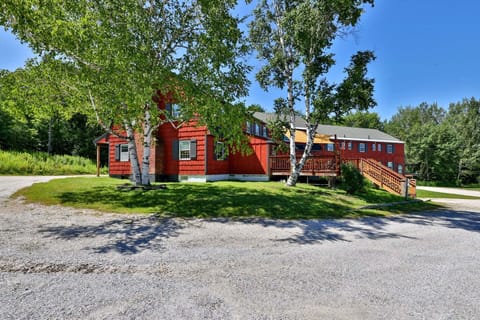 Arrive to a classic Vermont lodge with room for the whole group to settle in together.