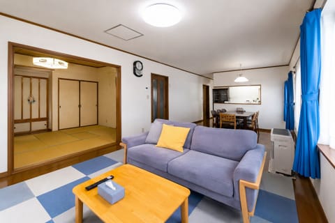 Basic House | Living area