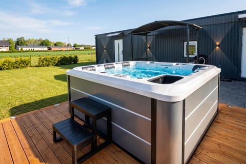 Jacuzzi