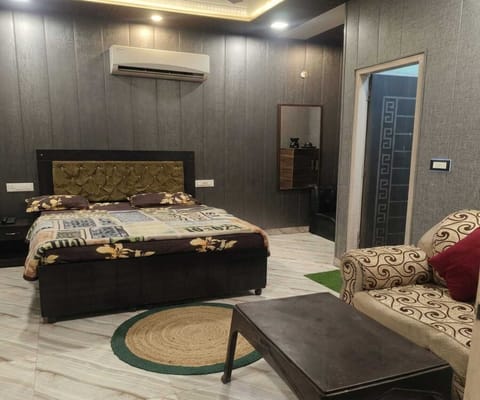 Triple Room | Rollaway beds (surcharge), bed sheets