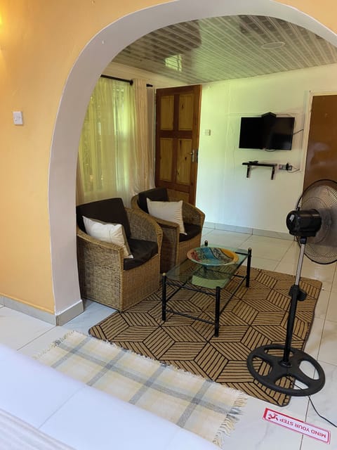 Deluxe Double Room, Patio, Garden View | WiFi (free)