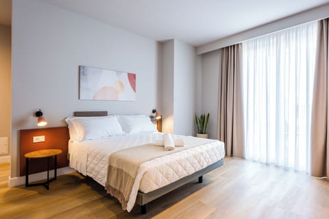 Junior Studio Suite, Balcony, Sea View | In-room safe, desk, laptop workspace, WiFi (free)
