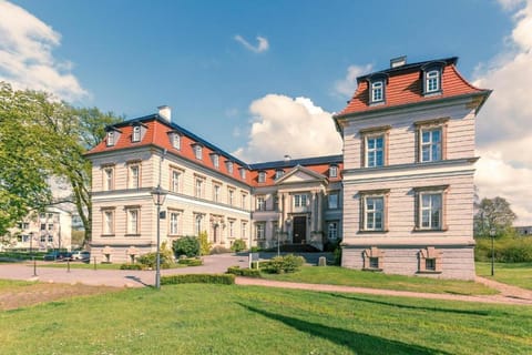 Hotel Exterior [summer]