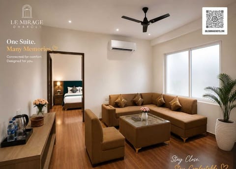 Family Suite with Living Room | City view