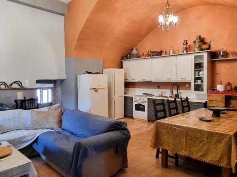 House | 3 bedrooms, high-speed internet