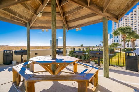 Condo, 2 Bedrooms | Outdoor dining