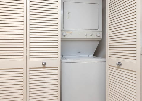 Condo, 1 Bedroom | Interior