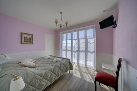 Double Room, Balcony, Garden View | WiFi (free)