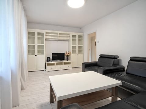 Gdańsk Apartment for 5 Guests - Great Location | Book Now with RENTUJEMY.COM