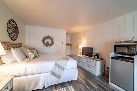 Bedroom. Interior and views may vary based on location and availability.