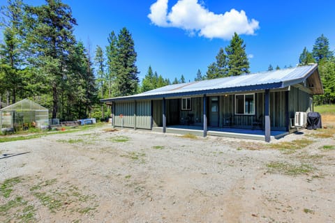 Priest River Vacation Rental | 1BR | 1BA | 960 Sq Ft