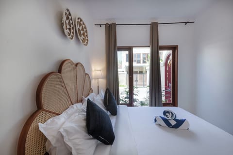 Villa | In-room safe, desk, laptop workspace, iron/ironing board (on request)