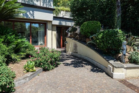 263_Appartamento in villa con giardino6
