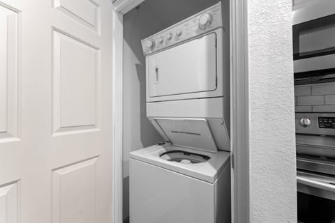 Condo, 2 Bedrooms | Interior