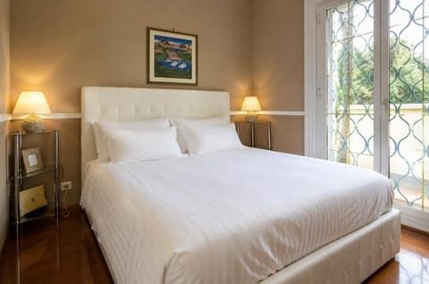 Comfort Quadruple Room, Garden View | Desk, laptop workspace, soundproofing, WiFi (free)