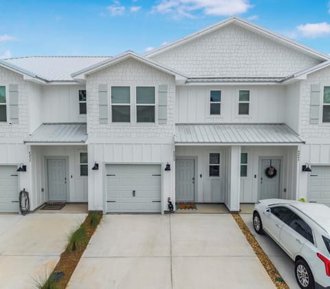 Welcome to Lost Bay Townhome 4239!