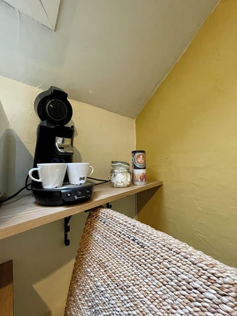 Deluxe Studio | Coffee and/or coffee maker