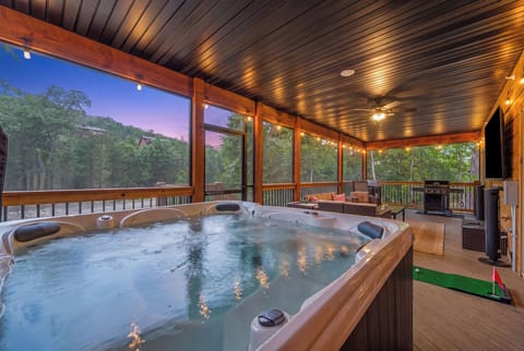 Indoor spa tub