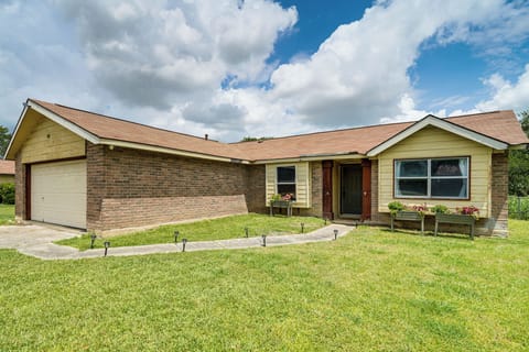 Schertz Vacation Rental | 3BR | 2BA | 1,400 Sq Ft