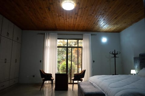 Standard Suite | Blackout drapes, iron/ironing board (on request)