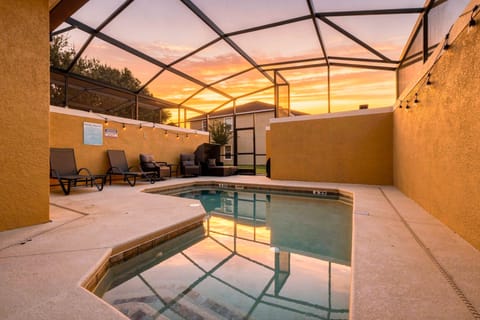 Your private screened in lanai