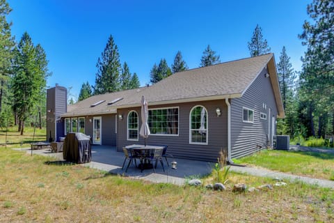 Spirit Lake Vacation Rental | 2BR | 2BA | 2,000 Sq Ft | Step-Free Access