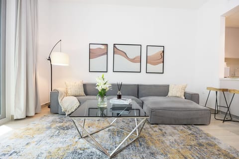Apartment, Balcony | Living area