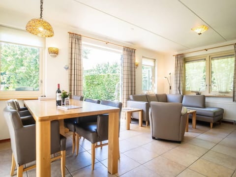 Villa | Dining