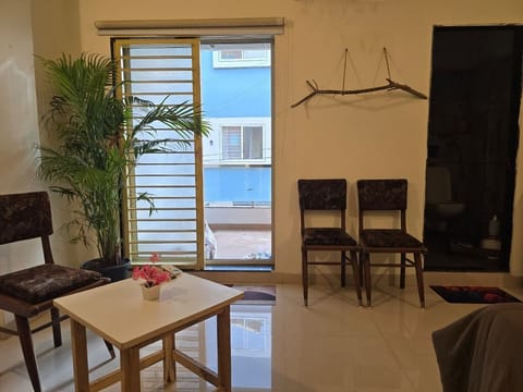 Deluxe Double Room, Balcony, City View | Interior