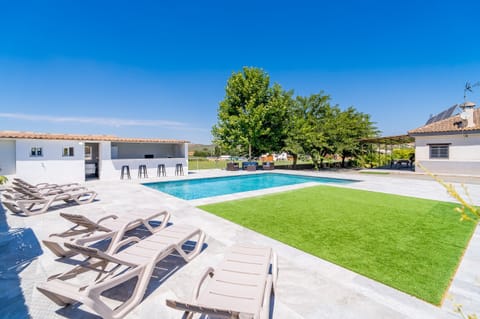 Rural house with pool in Loja