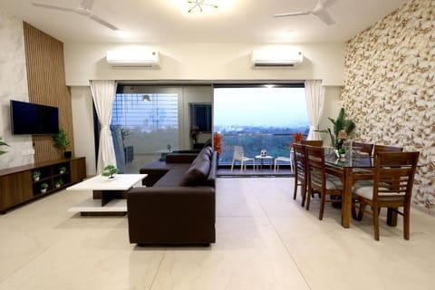 Apartment, Balcony, City View | Living area