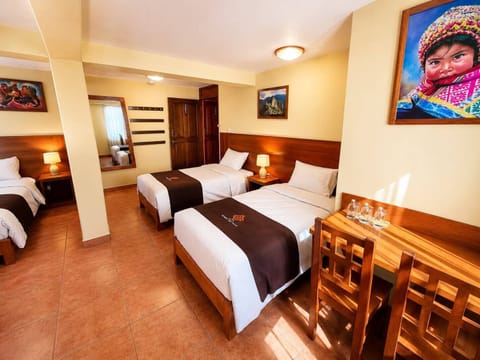 Family Triple Room | Desk, laptop workspace, WiFi (free)