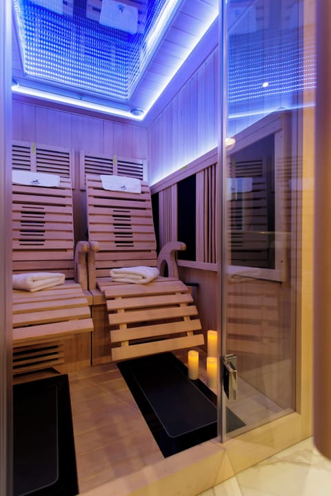 Deluxe Double Room, Sauna | Room amenity