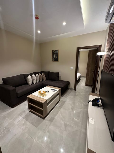 Apartment, 1 Bedroom, Accessible, Smoking | Living room