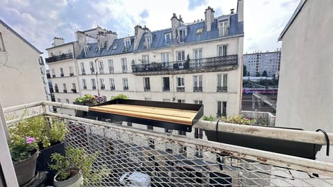 Vue dégagée depuis le balcon de l’appartement Chez Diane à Paris 18e