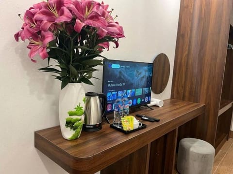 Standard Room | Desk, soundproofing, WiFi (free), bed sheets