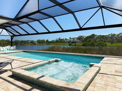 3BR Pool & Hot Tub Villa in Rotonda West (8720)