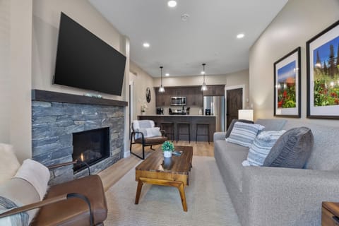 Alpine charm meets modern comfort. Sink into relaxation at Diamond Fox Retreat. 