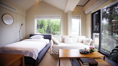 Luxury Suite | Down comforters, desk, blackout drapes, WiFi (free)