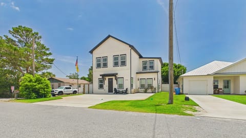 Street view of Sunset Oasis