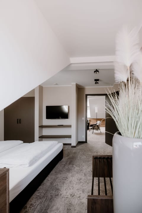 Luxury Suite | In-room safe, desk, laptop workspace, soundproofing